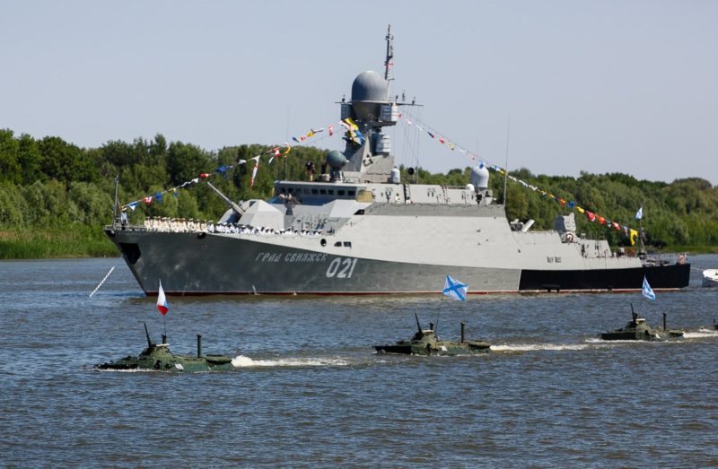Военно-морской парад кораблей Каспийской флотилии впервые пройдет в акватории Каспийского моря
