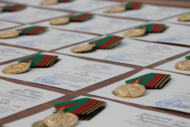 Российских военнослужащих отряда РХБ защиты наградили за успешное выполнение задач по борьбе с коронавирусной инфекцией в Абхазии