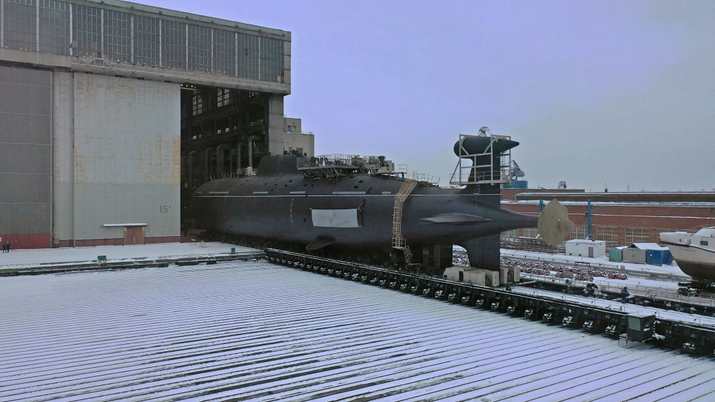 Главнокомандующий ВМФ России: Центр судоремонта «Звёздочка» вывел из эллинга многоцелевую атомную подводную лодку «Леопард»