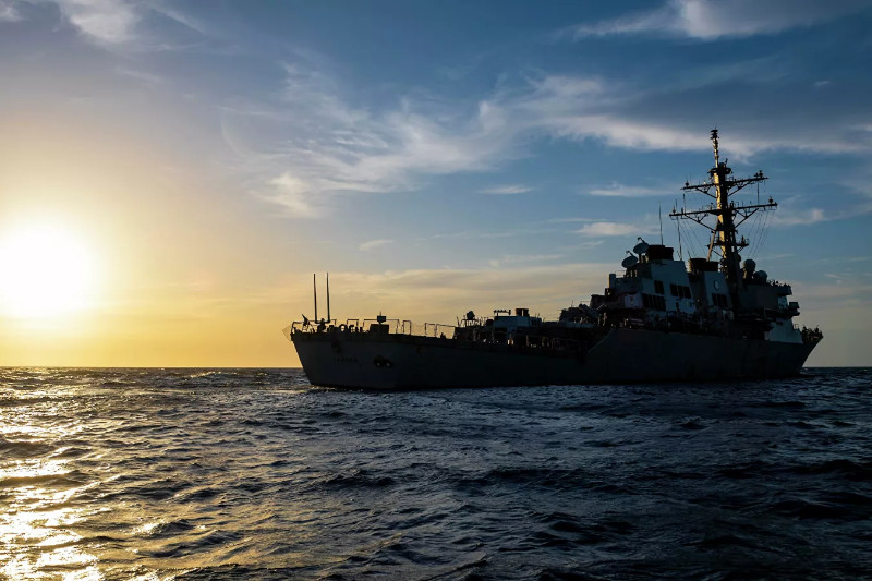 Эсминец УРО (ПРО) «Лабун» ВМС США вошел в Черное море