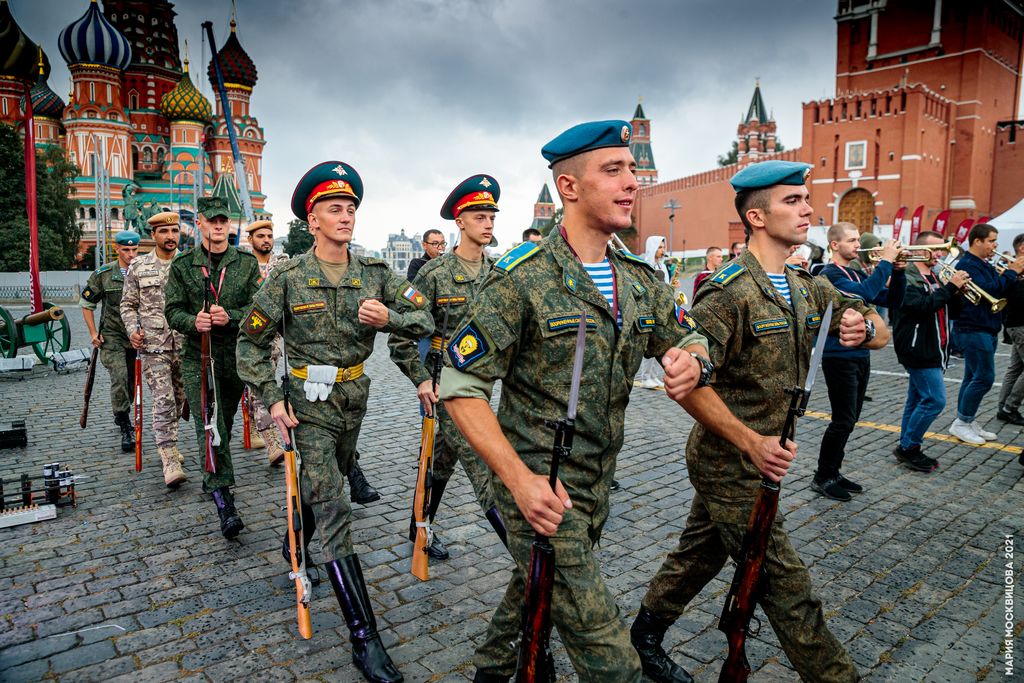 Более 40 военных оркестров примут участие в Параде Победы на Красной площади