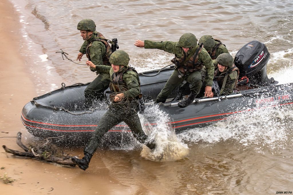 Команда 11-й гвардейской отдельной инженерной бригады ЮВО, представлявшая Россию на АрМИ-2021 одержала победу в конкурсе «Открытая вода»