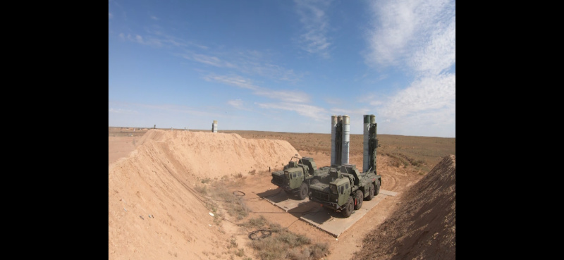 На полигоне «Ашулук» подразделения ПВО Западного военного округа успешно отразили массированный ракетно-авиационный удар