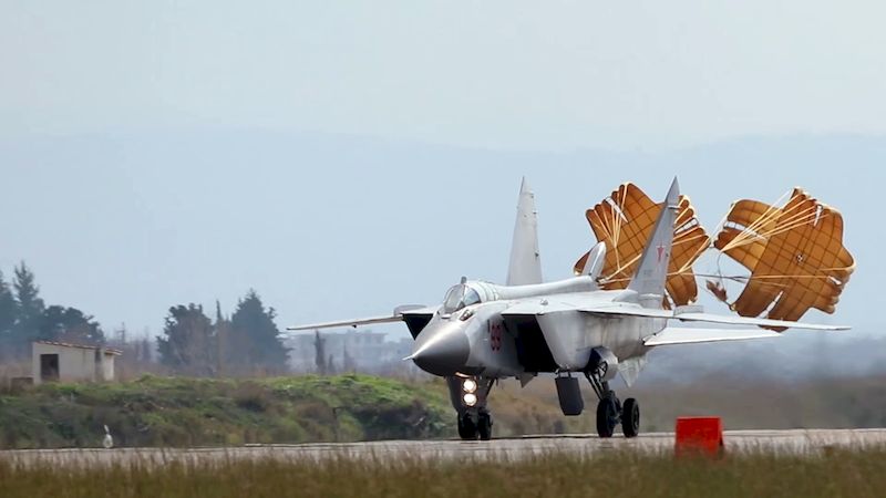 Самолеты дальней авиации Ту-22м3 и МиГ-31к с авиационным комплексом «Кинжал» перебазированы на аэродром Хмеймим для участия в военно-морском учении