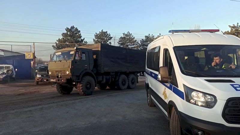 Подразделения материально-технического обеспечения ЮВО приступили с совершению марша из Крыма в ППД