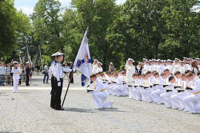 Торжественная церемония выпуска воспитанников Кронштадтского морского кадетского военного корпуса