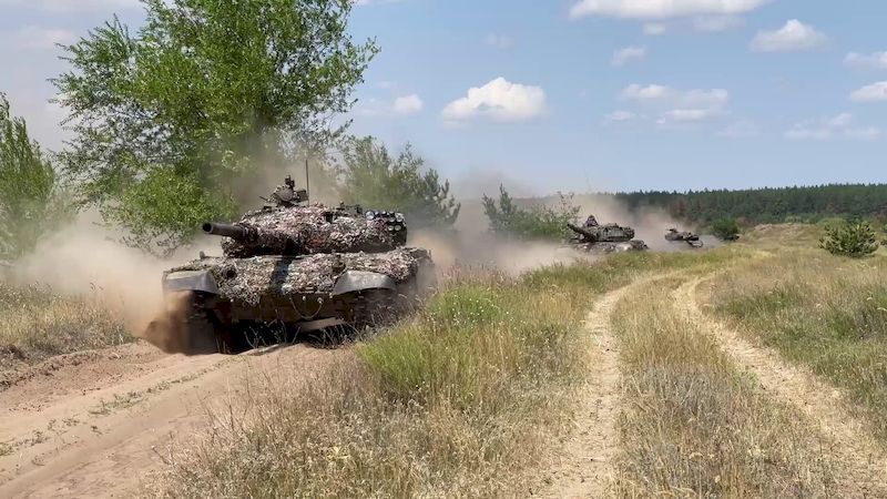 Минобороны России опубликовало кадры боевой работы экипажей танков 2 армейского корпуса народной милиции Луганской Народной Республики