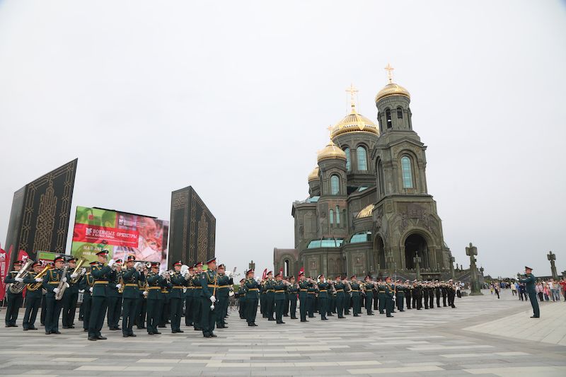 У Главного храма Вооружённых Сил РФ состоялся заключительный концерт сезона «Военные оркестры в парках»