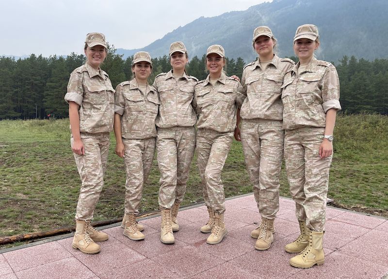 Российские девушки-военнослужащие, участвовавшие в конкурсе «Меридиан» АрМИ-2022 стали лучшими на этапе топографический квадратлон