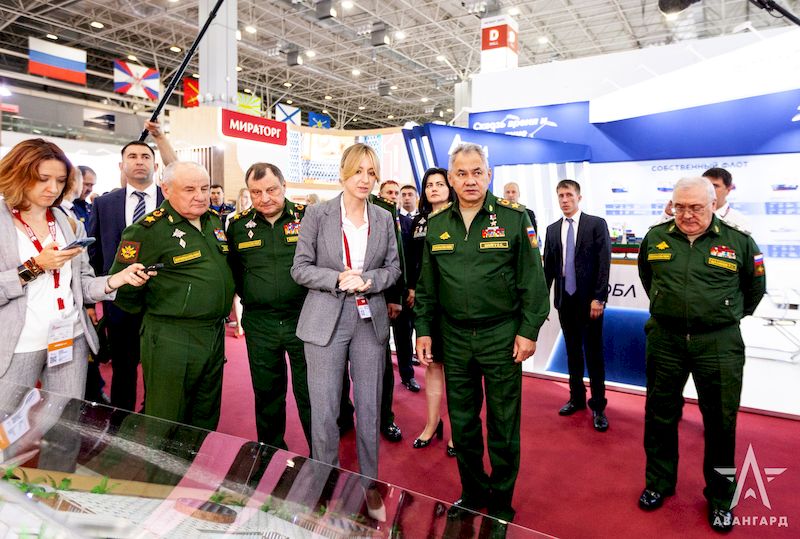 Стенд «Авангарда» на форуме «Армия – 2022» посетил министр обороны РФ Сергей Шойгу