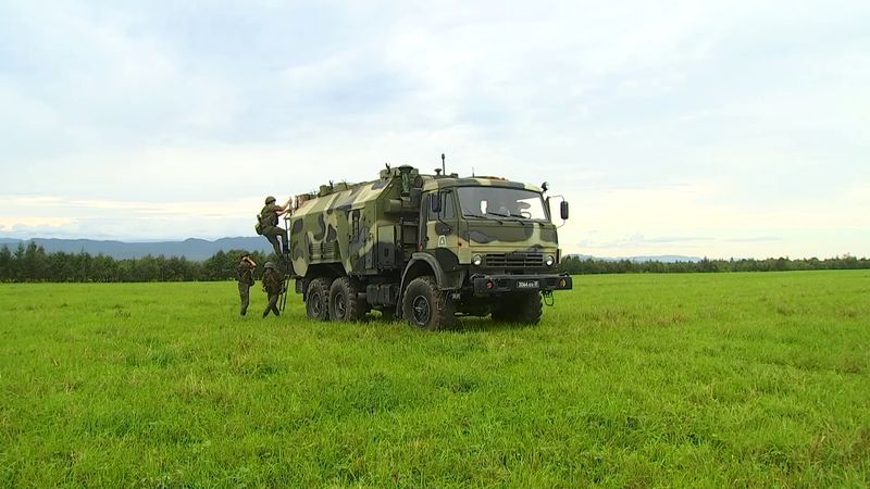 В ходе СКШУ «Восток-2022» военные связисты ВВО совершили марши в назначенные районы и развернули полевые пункты управления