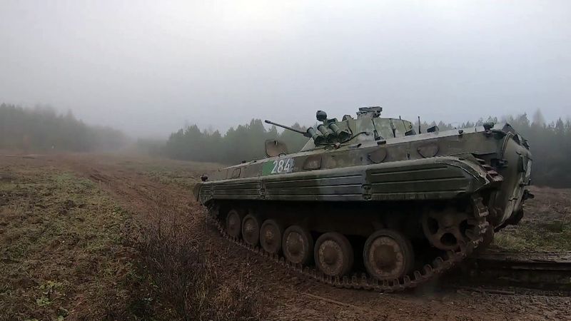 Военнослужащие Западного военного округа продолжают курс интенсивной боевой подготовки на полигонах в Республике Беларусь