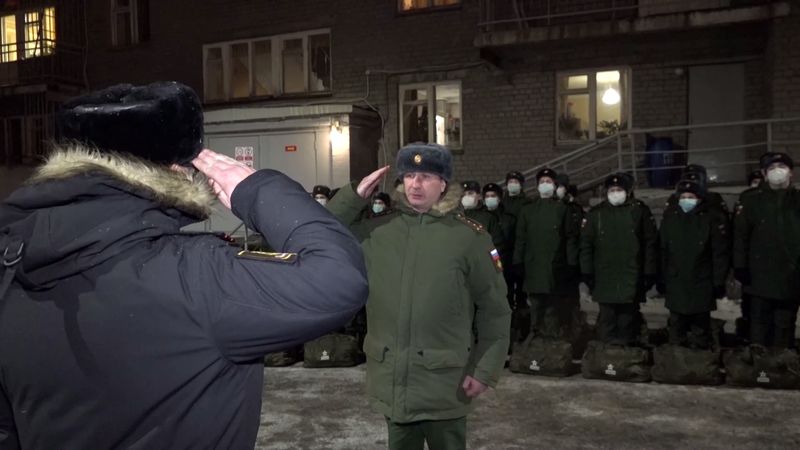 В Мурманске состоялась первая отправка призывников в войска