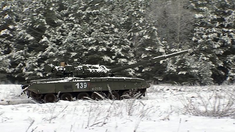 Занятия по вождению танков Т-80 на полигонах в Республике Беларусь