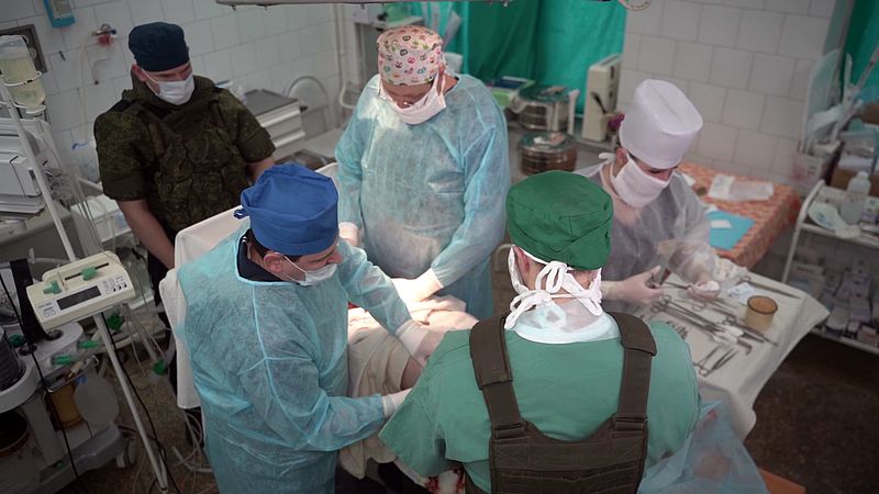 Бригада военных медиков провела сложнейшую операцию по извлечению взрывателя мины из ноги военнослужащего