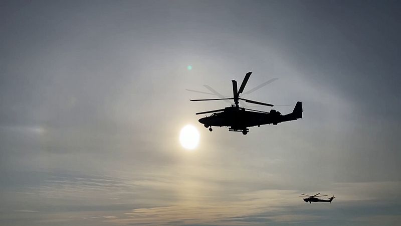 Боевая работа экипажей ударных вертолетов, группы огневой поддержки армейской авиации, а также расчетов самоходных ЗРПК «Панцирь-С1» ЗВО в ходе проведения СВО