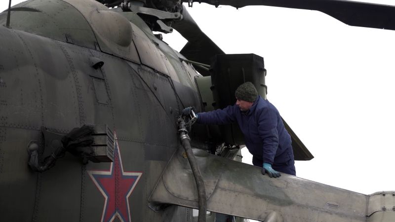 Работа экипажей вертолетов армейской авиации ЗВО в зоне проведения СВО