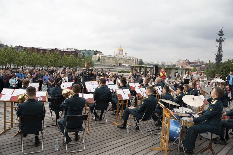 В столичных парках вновь сыграют военные оркестры