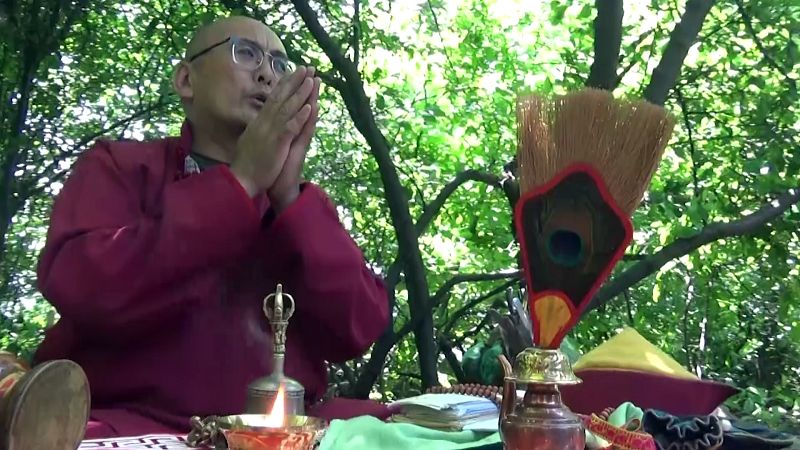 Священник Баир-лама оказывает поддержку военнослужащих-буддистов группировки войск «Восток»