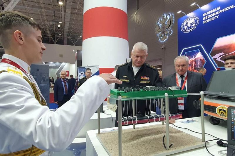Посетители форума «АРМИЯ-2023» осмотрели выставку ВМФ России
