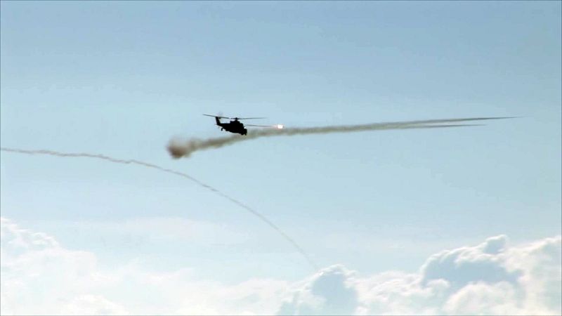 Вертолетчики Балтийского флота отработали применение авиационных средств поражения по наземным и морским целям