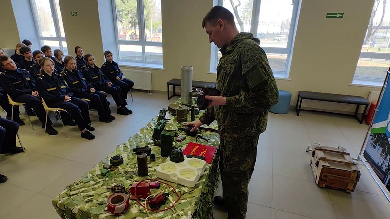 Уроки по противоминной безопасности на территории Луганской Народной Республики