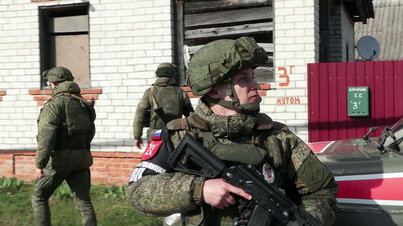 Военнослужащие военной полиции группировки прикрытия государственной границы в ходе проведения СВО обеспечивают безопасность в Белгородской области